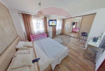 Apartament cu 4 camere decomandat, mobilat în Central - 12