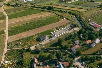 FILM! Teren intravilan, aliniament apreciabil,741mp,Targu Secuiesc - 1