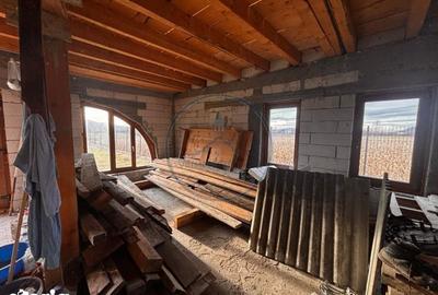 Casă cu 5 camere cu Teren 2900 Mp în Șieu - 2