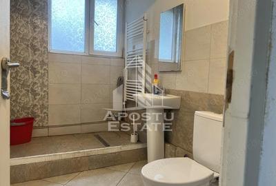 Apartament cu 3 camere, la demisol inalt , zona Steaua - 1
