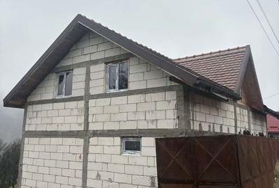 Casă cu 4 camere în Cetățeni - 18