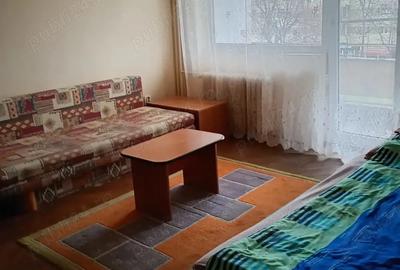 Garsonieră decomandată în Podgoria - 2