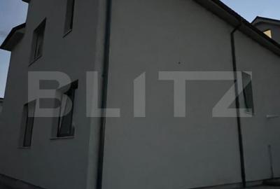 Oportunitate! Vila 190mp doar 210.000euro pe strada privata! - 2