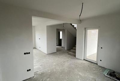 Casă cu 3 camere cu Teren 450 Mp în Central - 4