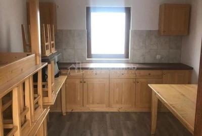 Casă cu 10 camere cu Teren 300 Mp în Cristian - 11