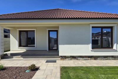 Casă cu 4 camere în Nufărul