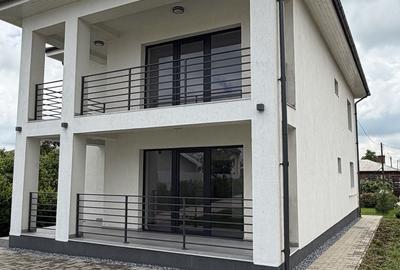 Casă cu 5 camere cu Teren 642 Mp în Pictor Rosenthal - 2