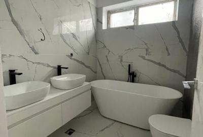 Duplex cu 4 camere cu Canalizare în Central - 8