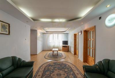 Casă cu 6 camere cu Piscina în Bradu - 1