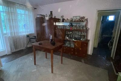 Apartament 3 camere Anina in fata liceului Mathias Hammer - 2