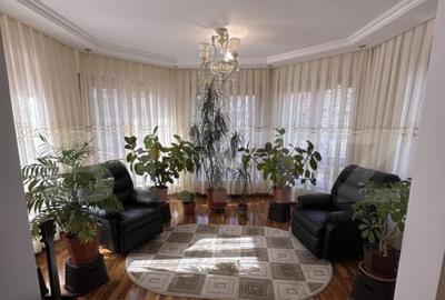 Casa spa?ioasa, 11 camere, 600 mp, teren 1450 mp, zona Li - 15
