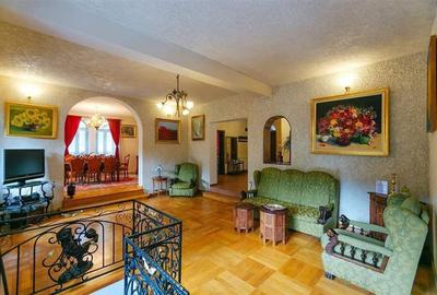 Casă cu 8 camere cu Teren 1000 Mp în Moroieni - 3