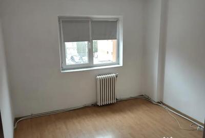 Apartament cu 3 camere decomandat în Cetate - 9