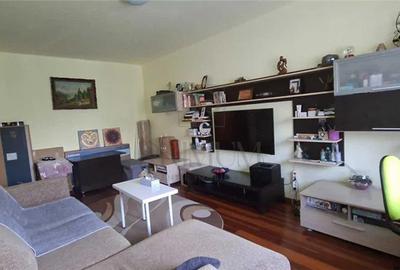 Apartament cu 3 camere decomandat, mobilat în Aradului