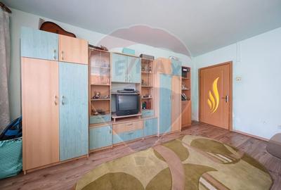 Apartament decomandat de vanzare in zona Tractorul - 3