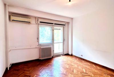 Apartament cu 3 camere în P-ța Unirii - 11