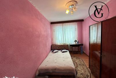 Apartament cu 4 camere decomandat în Central