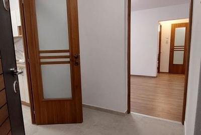 Bd. Chisinau , statia Pictor Harlescu, bloc stradal, reabilitat - 2