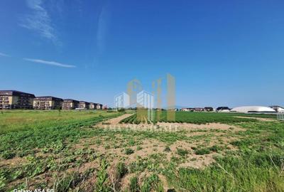 Teren de 17400 mp, în Sânpetru