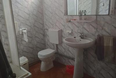 Casă cu Teren 4000 Mp în Central - 2