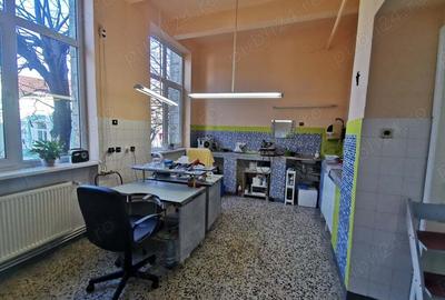 Inchiriez laborator de tehnica dentara cabinet stomatologic - 1