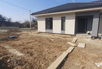 Casă cu 3 camere cu Teren 550 Mp în Satu Nou de Jos - 3