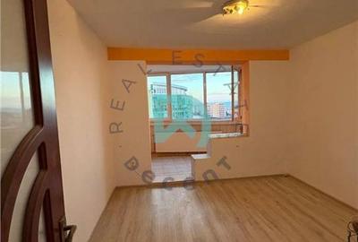 Apartament cu 3 camere decomandat în Vlahuță - 1
