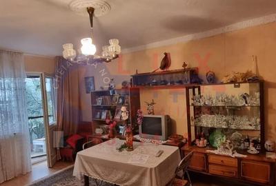 Apartament cu 3 camere decomandat în Piața Nouă
