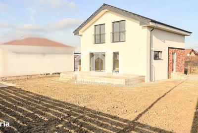 Casă cu 5 camere cu Teren 512 Mp în Jucu - 4