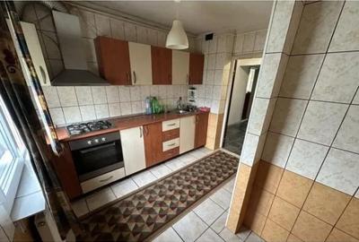 Apartament cu 3 camere decomandat în Giurgiului - 4