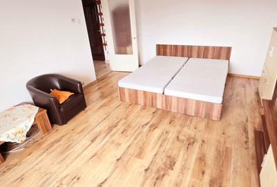 Ap.1 cam str.Dorobantilor,45mp, et.5, mobilat, utilat,CT - 2