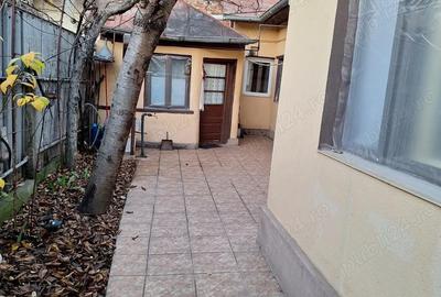 Casă cu 3 camere în Central - 1