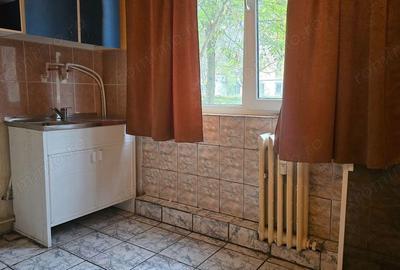 Garsonieră decomandată în Dacia - 10