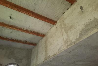 Casă cu 7 camere cu Teren 2340 Mp în Breaza