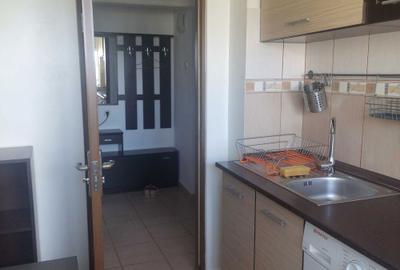 Apartament cu 3 camere semidecomandat în Dristor - 1