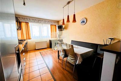 Apartament cu 3 camere decomandat, mobilat în Vasile Aaron - 6