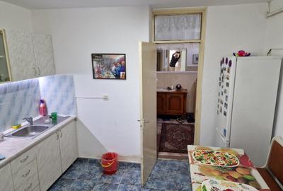 Apartament cu 3 camere ~ zona Unirii Sud / Viitorului ~ parter ~ COMISION 0 - 17