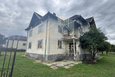 Casă cu 5 camere cu Teren 468 Mp în Bughea de Sus - 1
