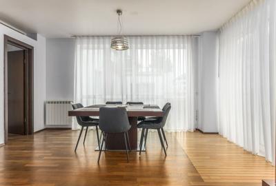 Apartament cu 4 camere decomandat în Herăstrău