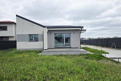 Casă cu 3 camere cu Teren 250 Mp în Tunari - 2