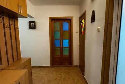 Apartament cu 3 camere decomandat, mobilat în Titan - 9