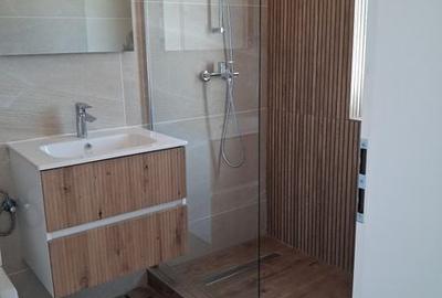Casă cu 4 camere cu Teren 100 Mp în Moșnița Nouă