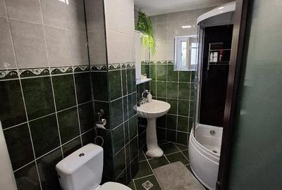 Apartament cu 3 camere decomandat în Tineretului