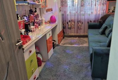 Apartament cu 3 camere semidecomandat, mobilat în Podu Roș - 9