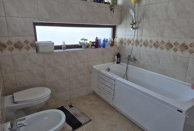 Casă cu Teren 400 Mp în Central - 5
