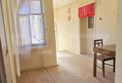 Casă cu 3 camere cu Teren 3900 Mp în Central - 1