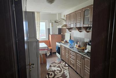 Apartament cu 3 camere decomandat în Central - 1