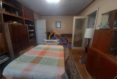 Apartament cu 3 camere semidecomandat în Central - 2