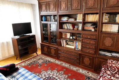 Apartament cu 4 camere decomandat în Republicii - 3