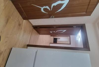 Apartament cu 3 camere semidecomandat în Central - 9